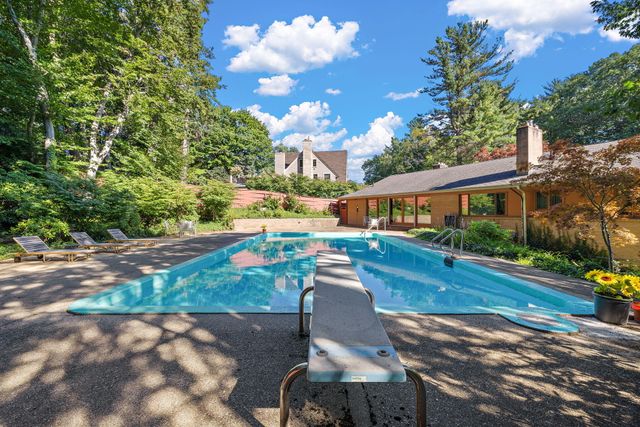 375 Woodlawn Avenue, Grand Haven City, MI 49417