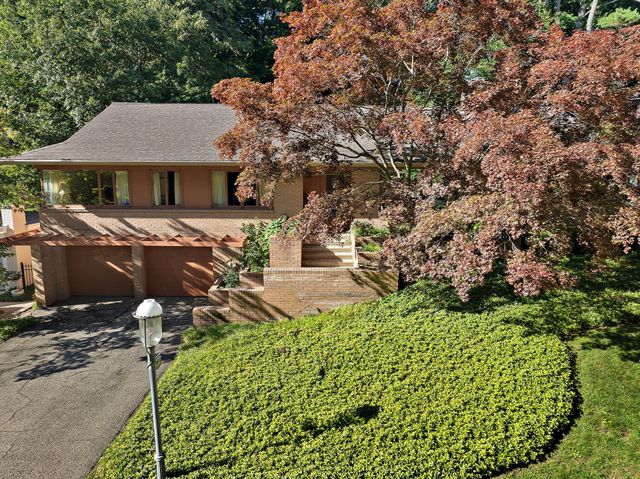 375 Woodlawn Avenue, Grand Haven City, MI 49417