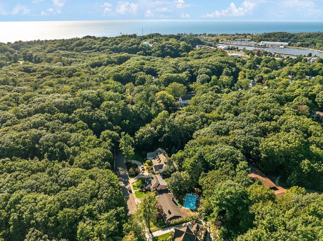 375 Woodlawn Avenue, Grand Haven City, MI 49417