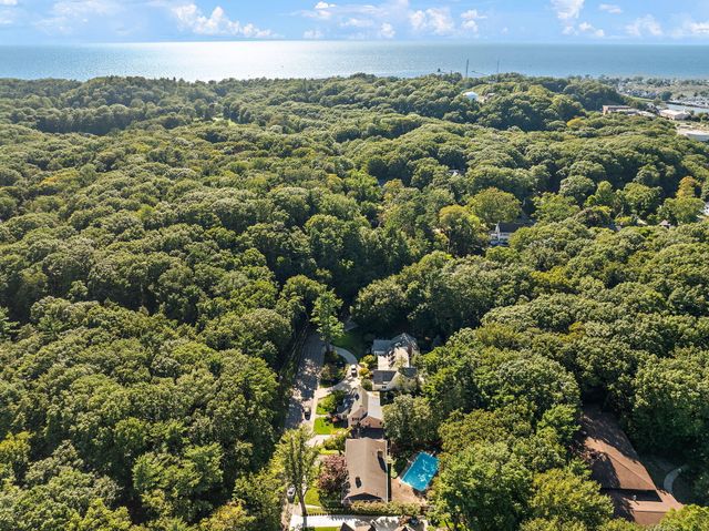 375 Woodlawn Avenue, Grand Haven City, MI 49417