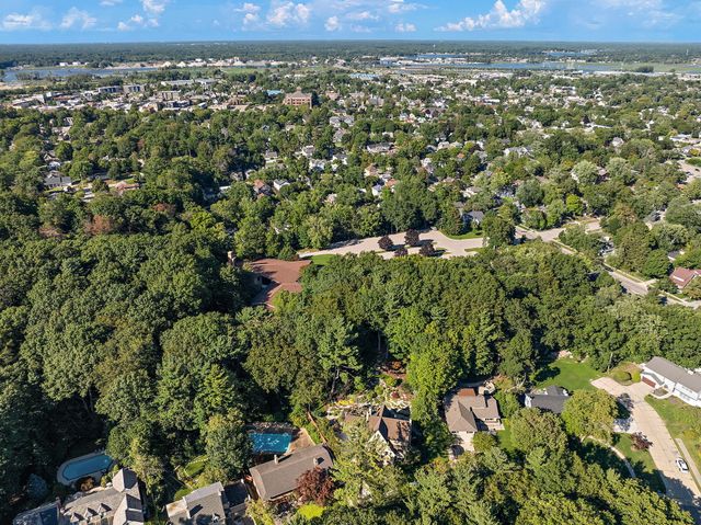 375 Woodlawn Avenue, Grand Haven City, MI 49417