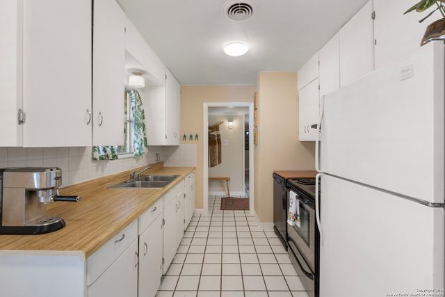 346 Sandalwood Ln., San Antonio, TX 78216
