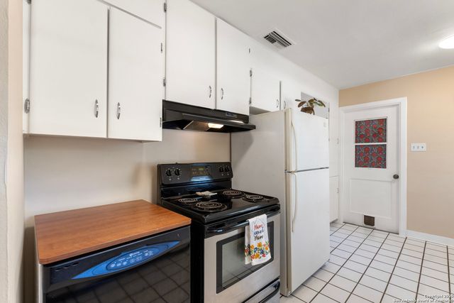 346 Sandalwood Ln., San Antonio, TX 78216