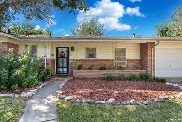 346 Sandalwood Ln., San Antonio, TX 78216