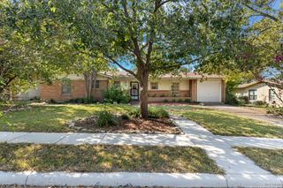 346 Sandalwood Ln., San Antonio, TX 78216