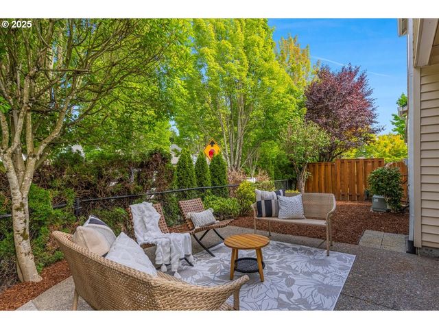 4511 Nw BOBCAT Pl, Beaverton, OR 97006