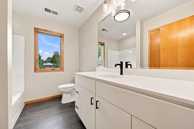 195 S Medina Street, Loretto, MN 55357