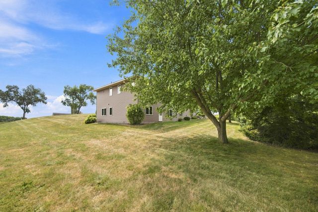 195 S Medina Street, Loretto, MN 55357