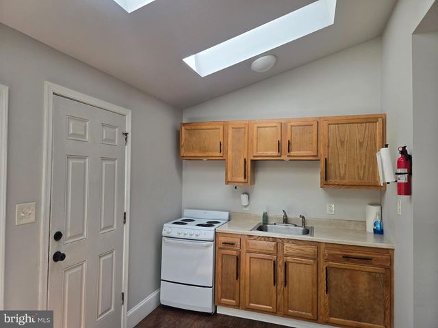 870 E HIGH ST, Pottstown, PA 19464