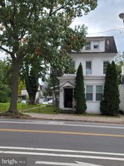 870 E HIGH ST, Pottstown, PA 19464