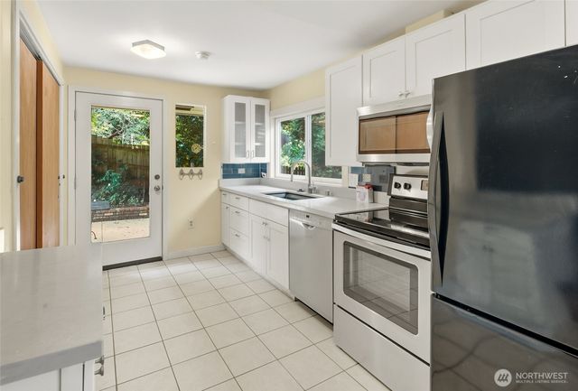 3815 NE 113th Street, Seattle, WA 98125