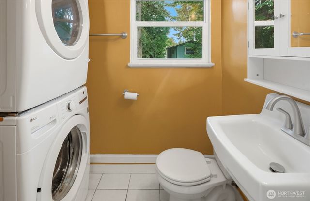 3815 NE 113th Street, Seattle, WA 98125