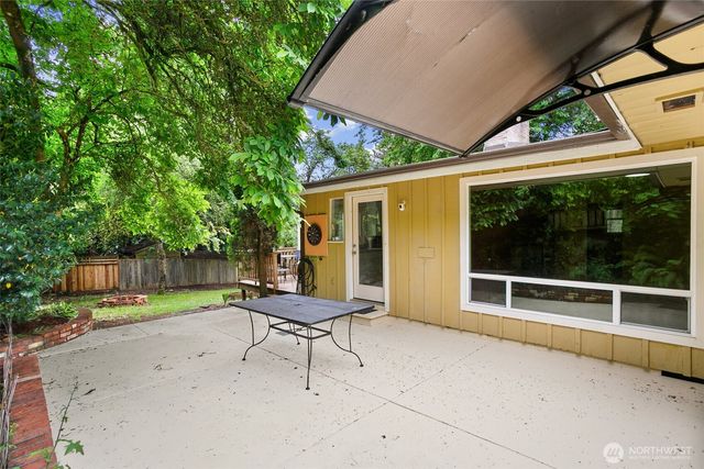 3815 NE 113th Street, Seattle, WA 98125