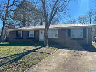 13 Oakview Court, Centre, AL 35960