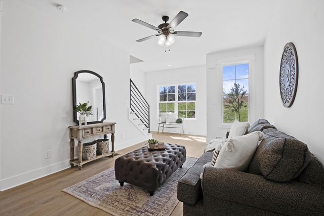 41 W High St Apt D7, Clarksville, TN 37040