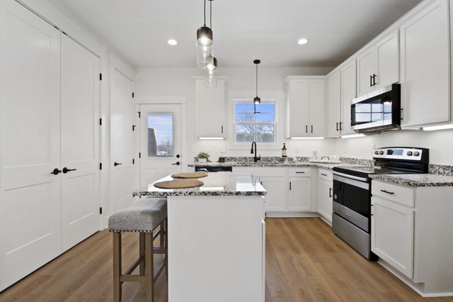 41 W High St Apt D7, Clarksville, TN 37040