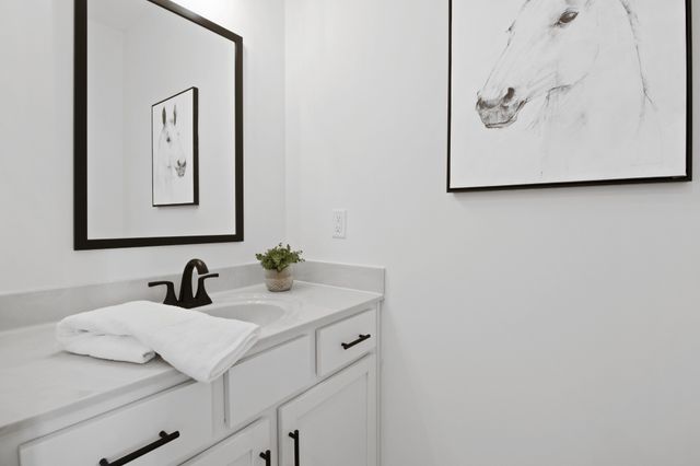 41 W High St Apt D7, Clarksville, TN 37040