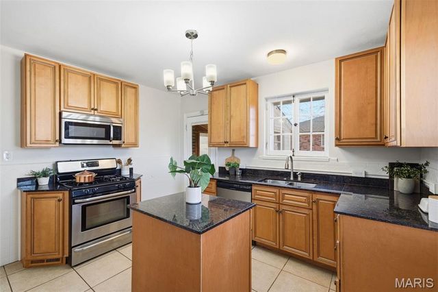 8925 Eden Avenue, St Louis, MO 63123