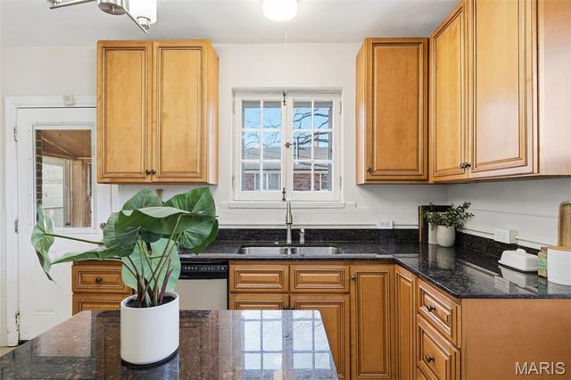 8925 Eden Avenue, St Louis, MO 63123