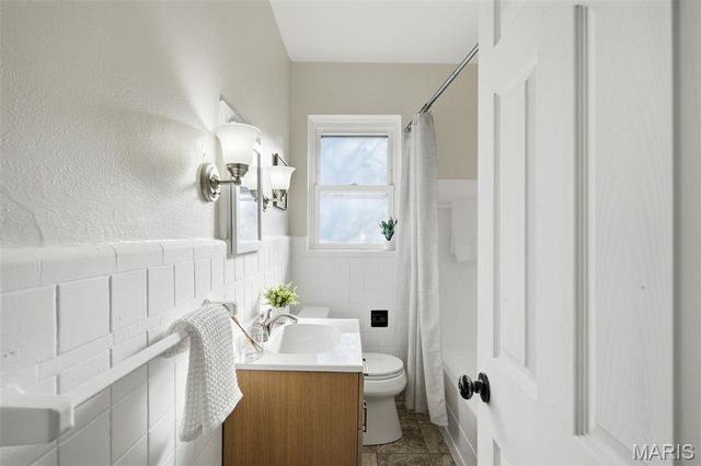 8925 Eden Avenue, St Louis, MO 63123