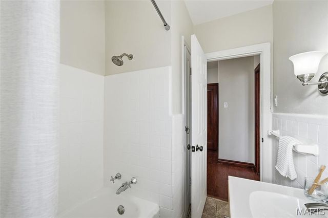 8925 Eden Avenue, St Louis, MO 63123