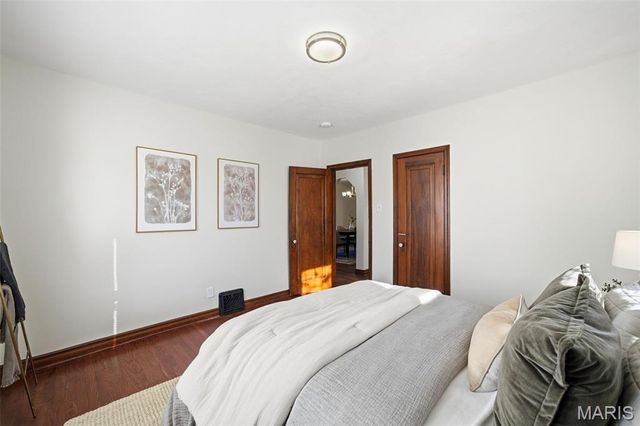 8925 Eden Avenue, St Louis, MO 63123