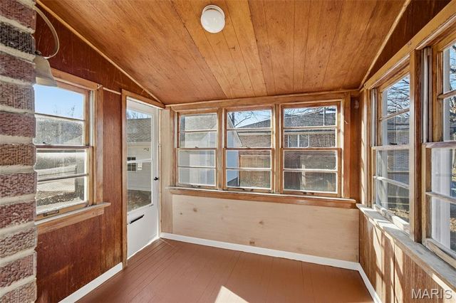 8925 Eden Avenue, St Louis, MO 63123