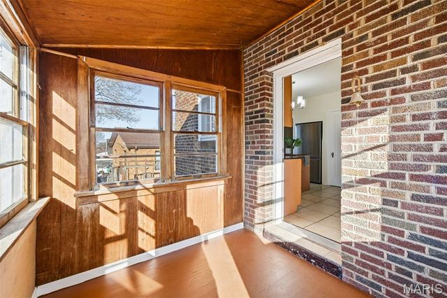 8925 Eden Avenue, St Louis, MO 63123