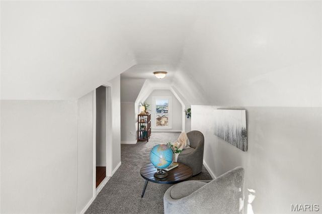 8925 Eden Avenue, St Louis, MO 63123