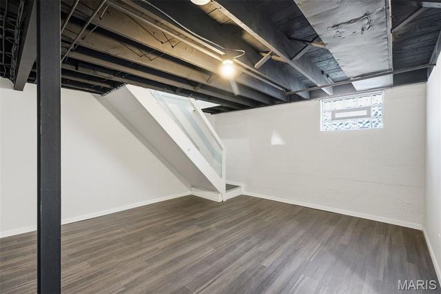 8925 Eden Avenue, St Louis, MO 63123