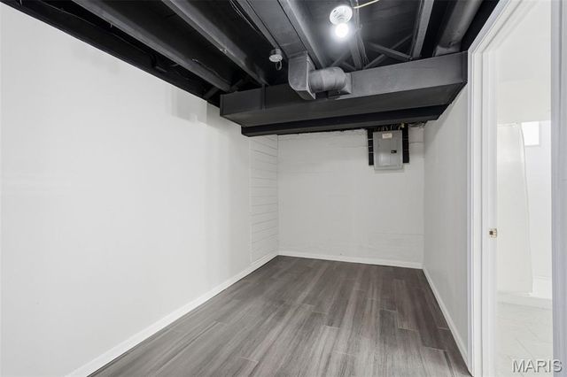 8925 Eden Avenue, St Louis, MO 63123