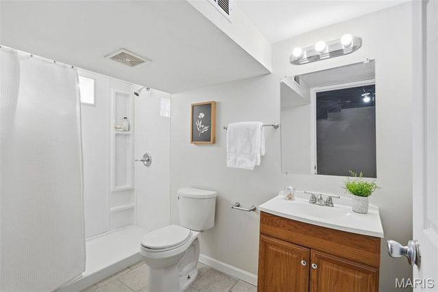 8925 Eden Avenue, St Louis, MO 63123