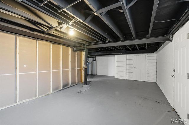 8925 Eden Avenue, St Louis, MO 63123