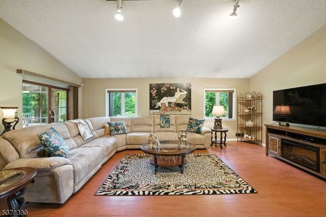 511 Burlington Rd, Freehold Twp., NJ 07728