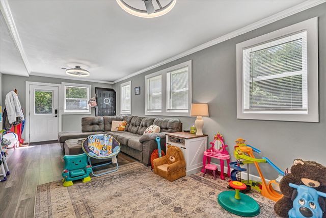 6029 Twelve Oclock Knob RD, Roanoke, VA 24018