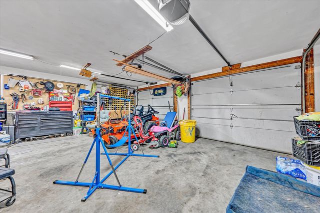 6029 Twelve Oclock Knob RD, Roanoke, VA 24018