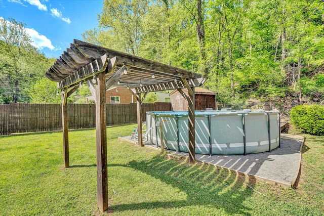 6029 Twelve Oclock Knob RD, Roanoke, VA 24018