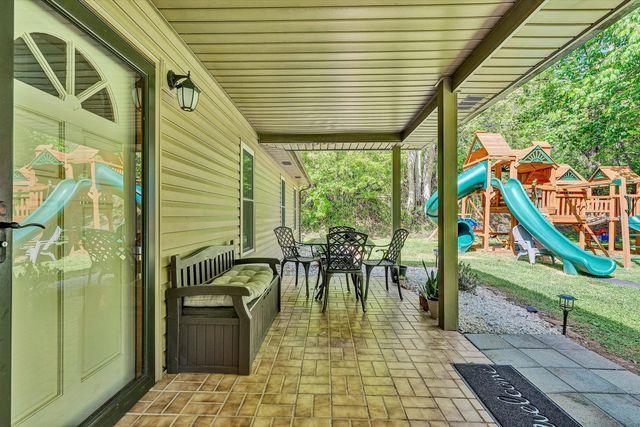 6029 Twelve Oclock Knob RD, Roanoke, VA 24018