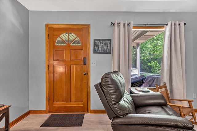6029 Twelve Oclock Knob RD, Roanoke, VA 24018