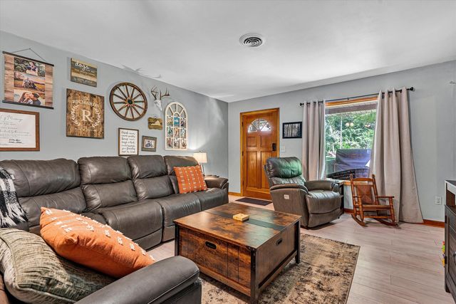 6029 Twelve Oclock Knob RD, Roanoke, VA 24018