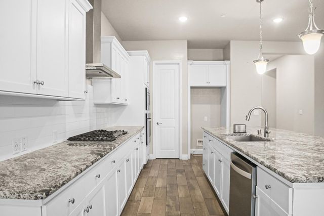 2941 Loyola Avenue, Clovis, CA 93619