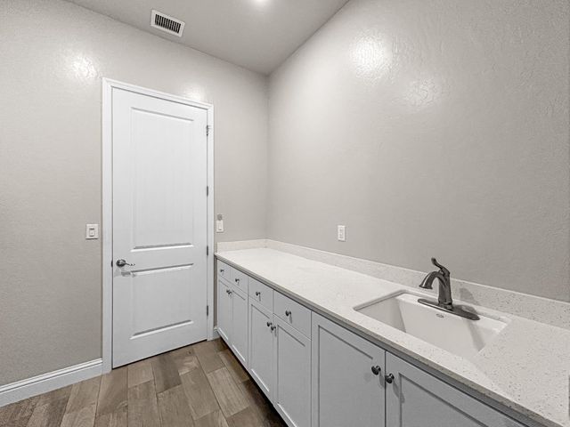 2941 Loyola Avenue, Clovis, CA 93619