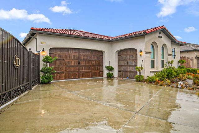 2941 Loyola Avenue, Clovis, CA 93619