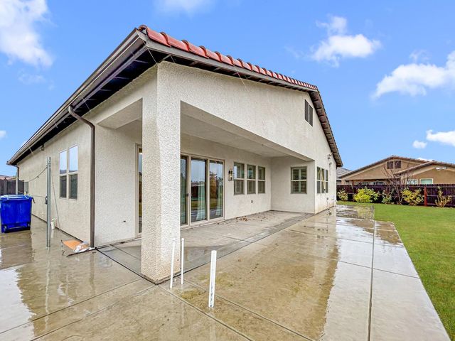 2941 Loyola Avenue, Clovis, CA 93619