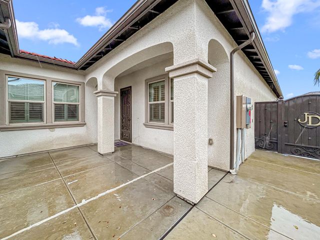 2941 Loyola Avenue, Clovis, CA 93619