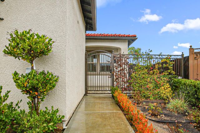 2941 Loyola Avenue, Clovis, CA 93619