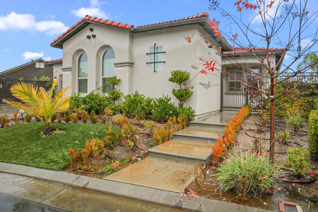 2941 Loyola Avenue, Clovis, CA 93619