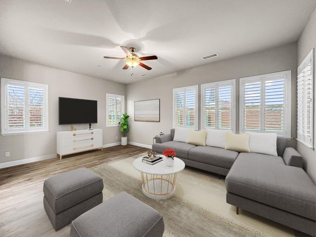 2941 Loyola Avenue, Clovis, CA 93619