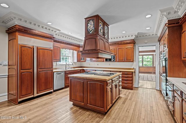 130 Harbour Drive, Hubert, NC 28539