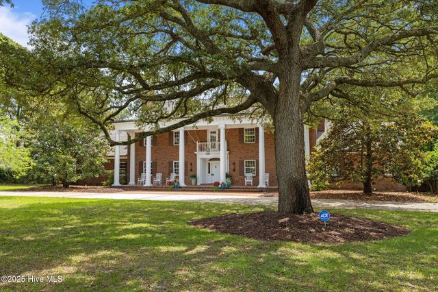 130 Harbour Drive, Hubert, NC 28539